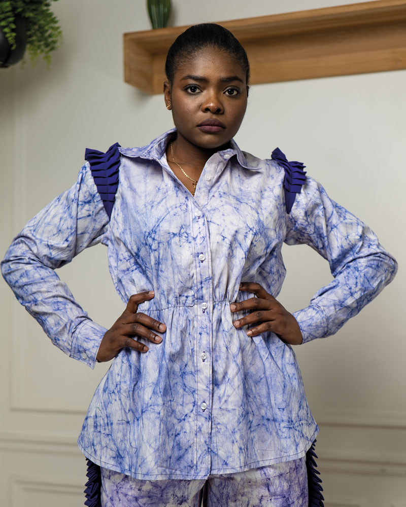 Chemise batik indigo Kroskel x Paola Audrey